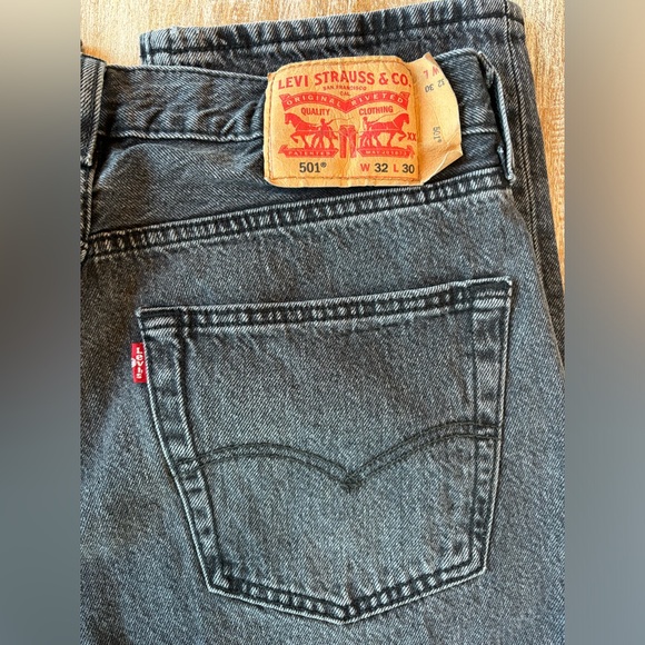 Levi’s 501 button fly gray washed original fit - Picture 4 of 6